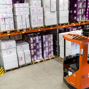 Entrepôts hypermachés et des supermarchés. Photo Petrebels